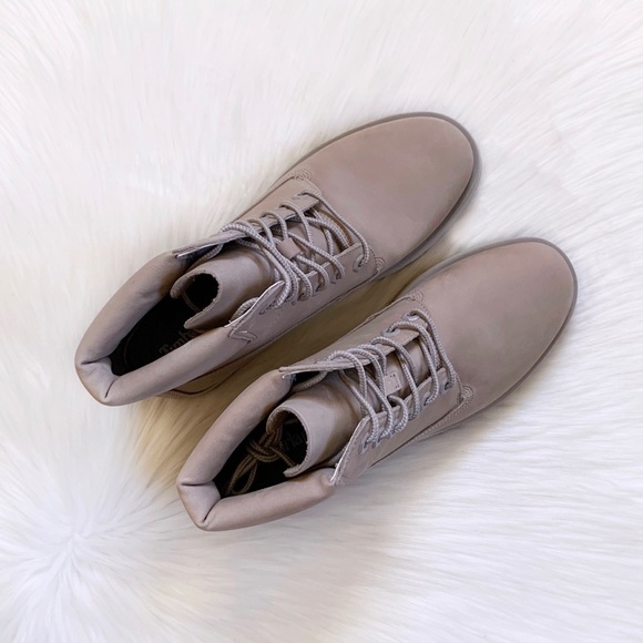 Timberland Women’s Classic Lite 6” Taupe Boots - Picture 3 of 7